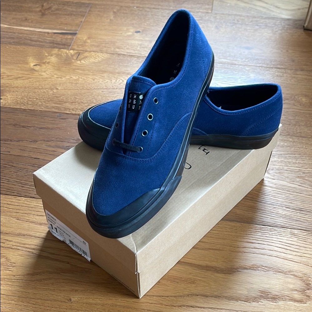 Brand New Mens HUF Cromer Pro shoes, size 11, Navy Suede.